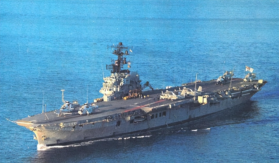 中国买过四艘航母，为何只有“瓦良格”被改造，其他三艘去哪了？