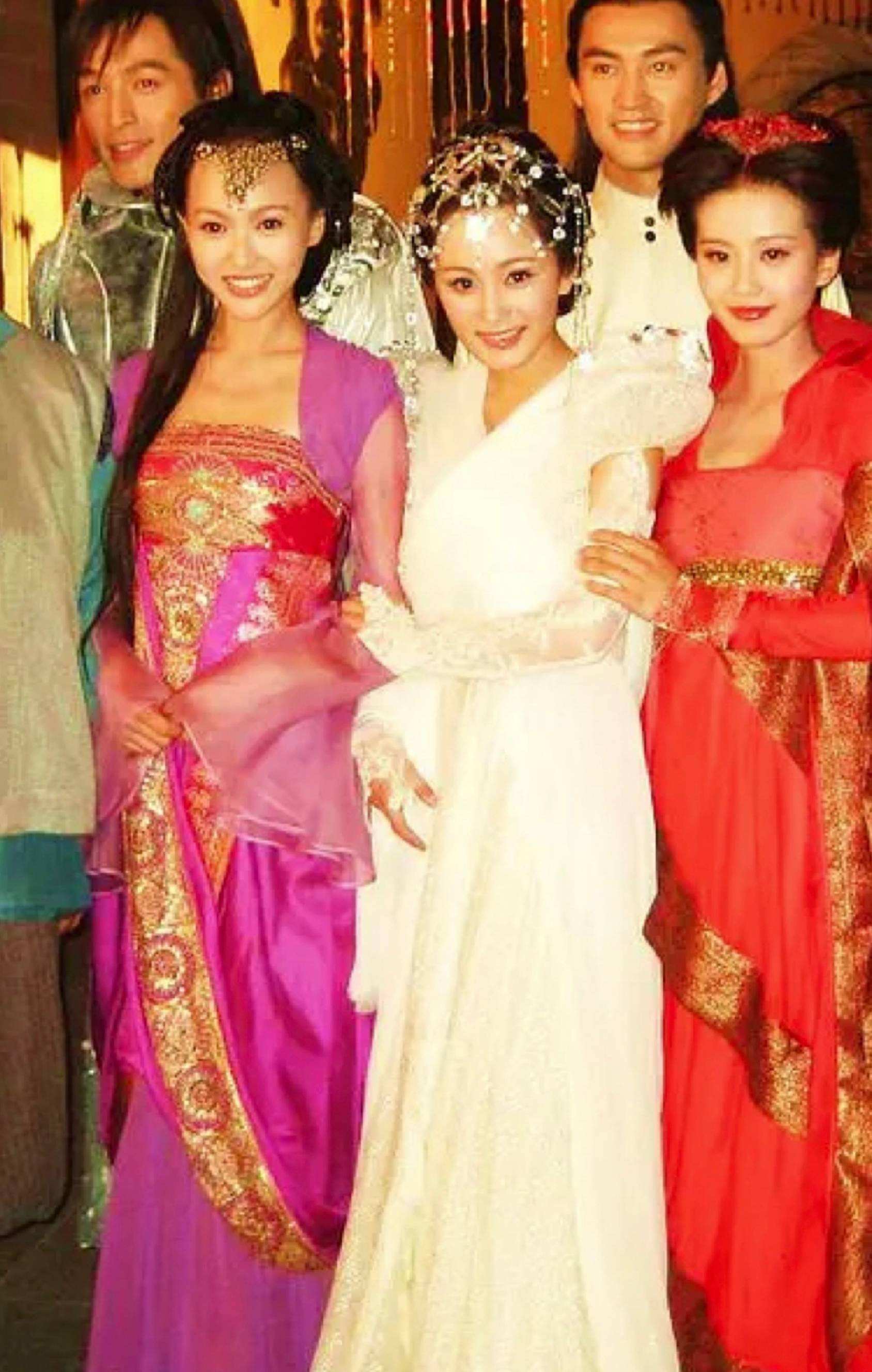 娱乐圈的真实姐妹情你get到了吗,娱乐圈最感人的姐妹情