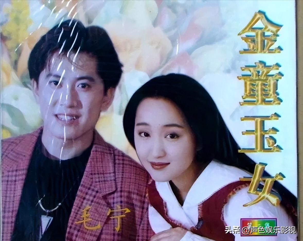 杨钰莹在工地卖唱,杨钰莹街头卖唱热舞