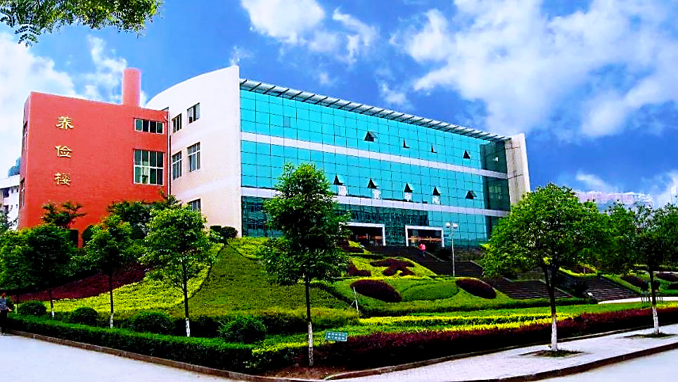 广安友实高三成人礼,2022年四川中学清华北大人数