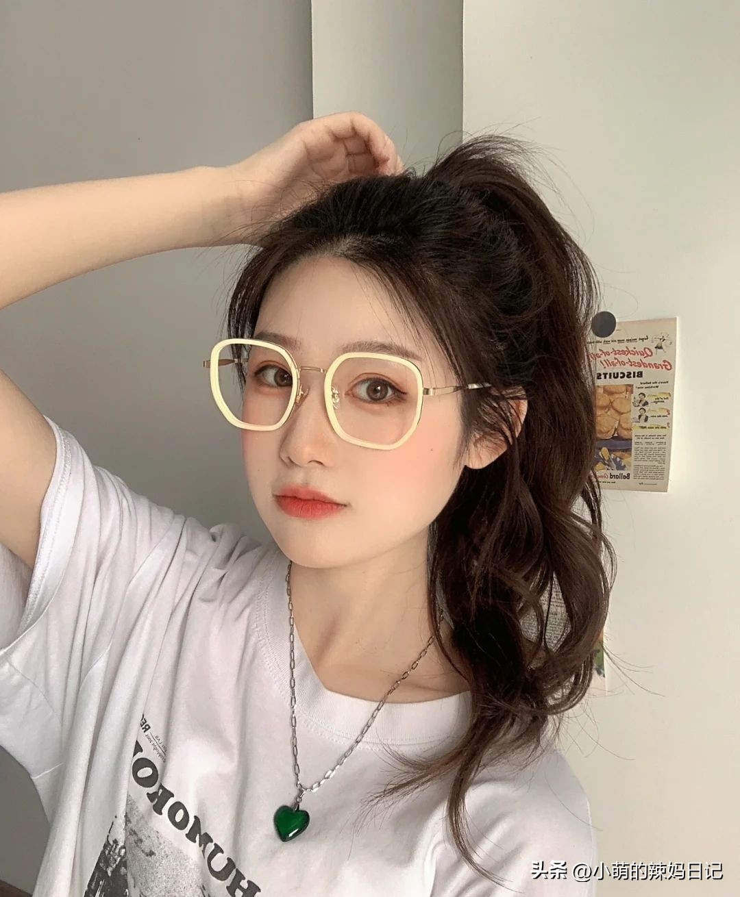 脸圆又大减龄适合什么发型,脸大脸圆的女生适合什么发型教程