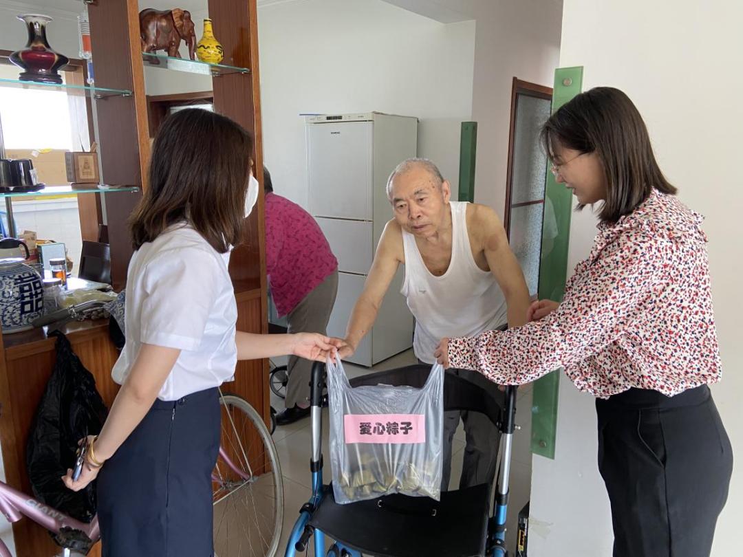 老党员社区服务驿站,社区关爱老党员志愿服务活动