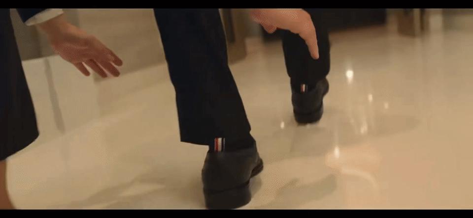 因为奇葩的脱鞋技术，果断刷了韩剧《绝世网红》整个价值观崩塌！