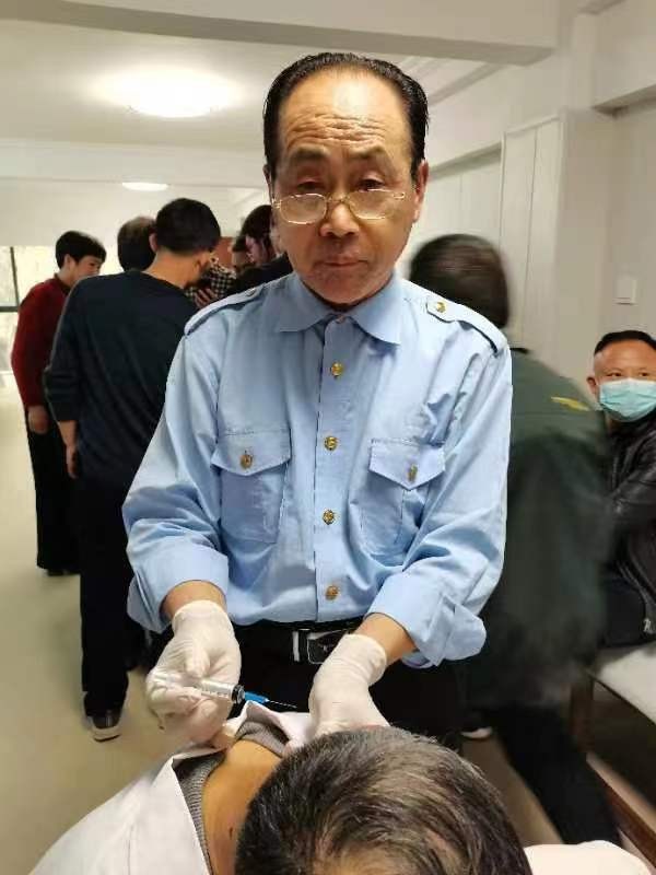 白衣天使守候在湘西北的屋脊上——记湖南省石门县退休院长程家友