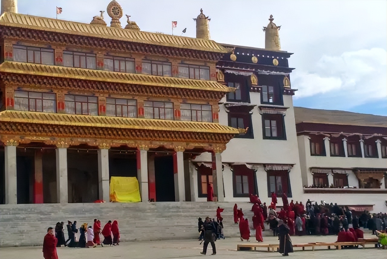 到达世界最美之城理塘,日光之城理塘