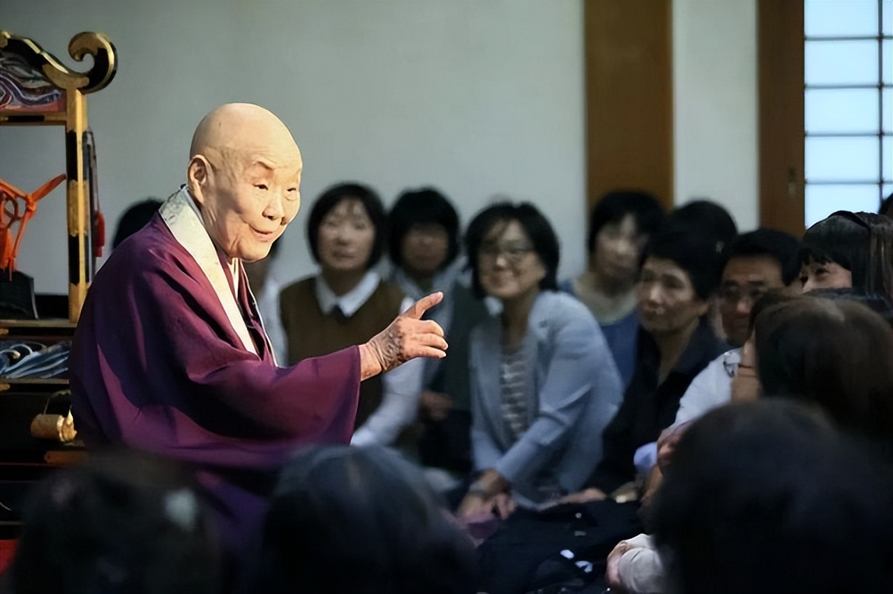 99岁日本尼姑，喝酒吃肉沉迷男色，国宝作家为什么称愧对中国人？