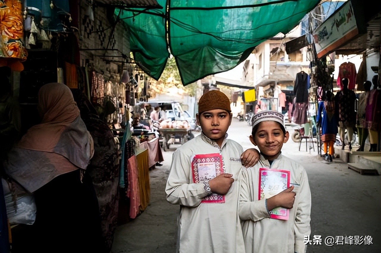 一部很经典的奥斯卡电影,这部仅有8分钟的奥斯卡最佳短片