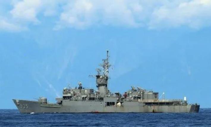 起底奇葩的台湾海军舰艇，大陆网友：看到台军这么流氓我就放心了