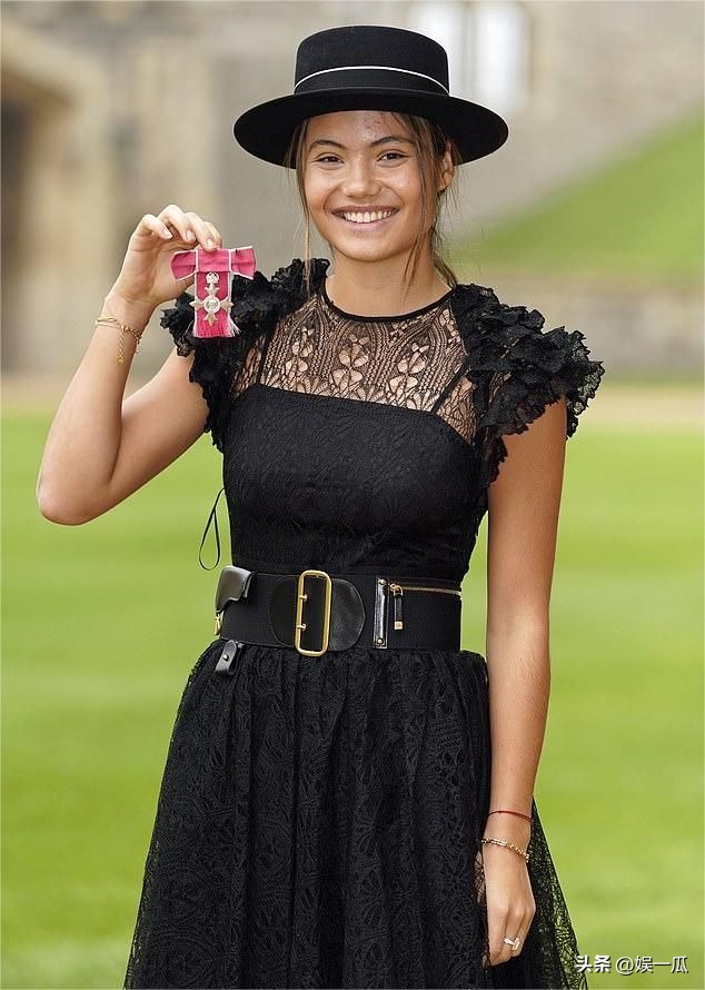 1969年英国王子查尔斯加冕仪式,查尔斯王子勋章