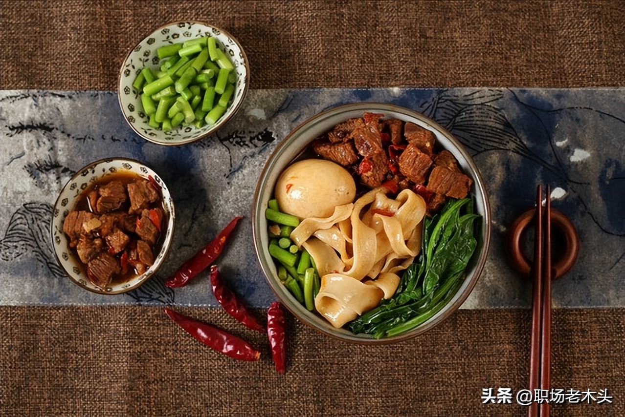 卖板面的老板娘,去板面店打工应该学习什么