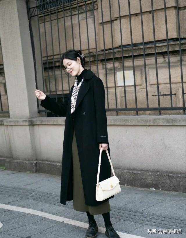 50岁女人穿既优雅又显瘦,日本女士50岁穿搭技巧