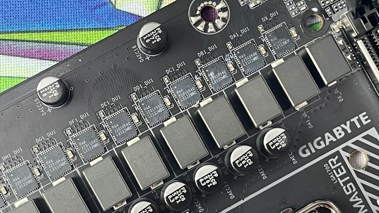 z790技嘉小雕和超耐久主板区别,技嘉超级雕主板z790搭配什么显卡