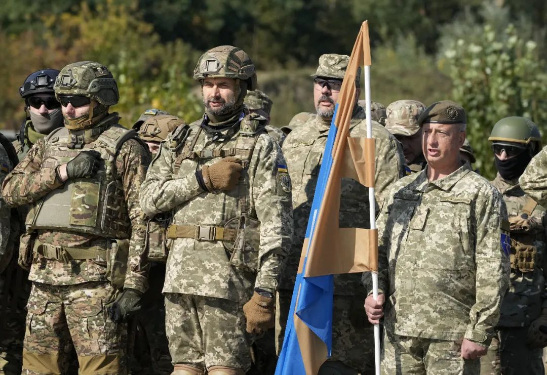 俄乌冲突已波及到中国，俄罗斯狂轰滥炸，45亿美元该找谁去报销？