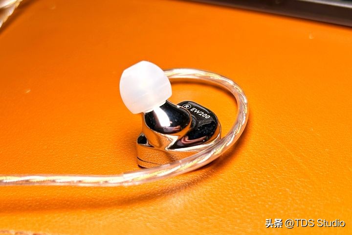 兴戈珍珑ew200hifi耳机,兴戈ea200入耳式耳机