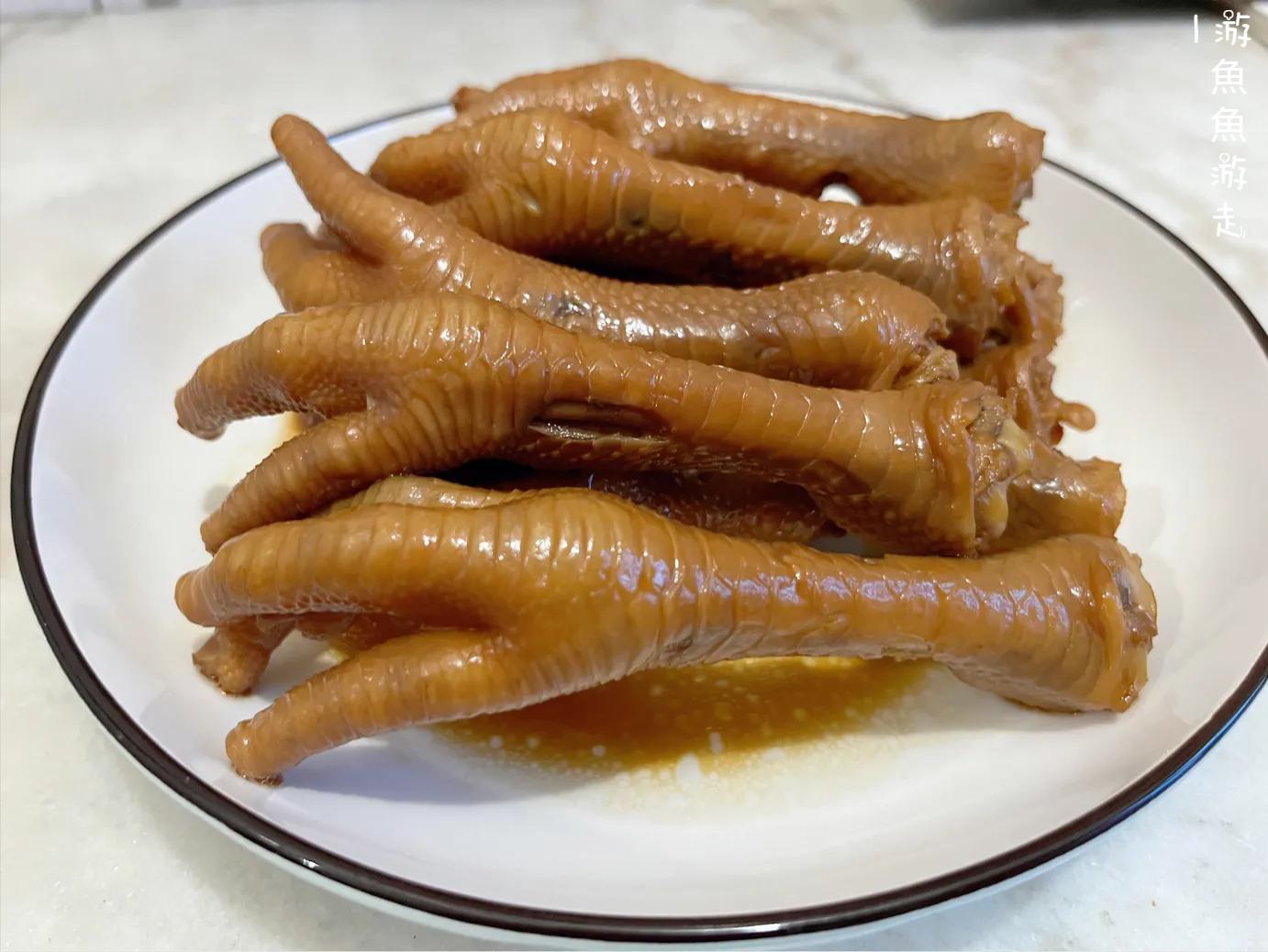 豉油皇凤爪香气四溢软糯入味,广东豉油皇凤爪做法与配方