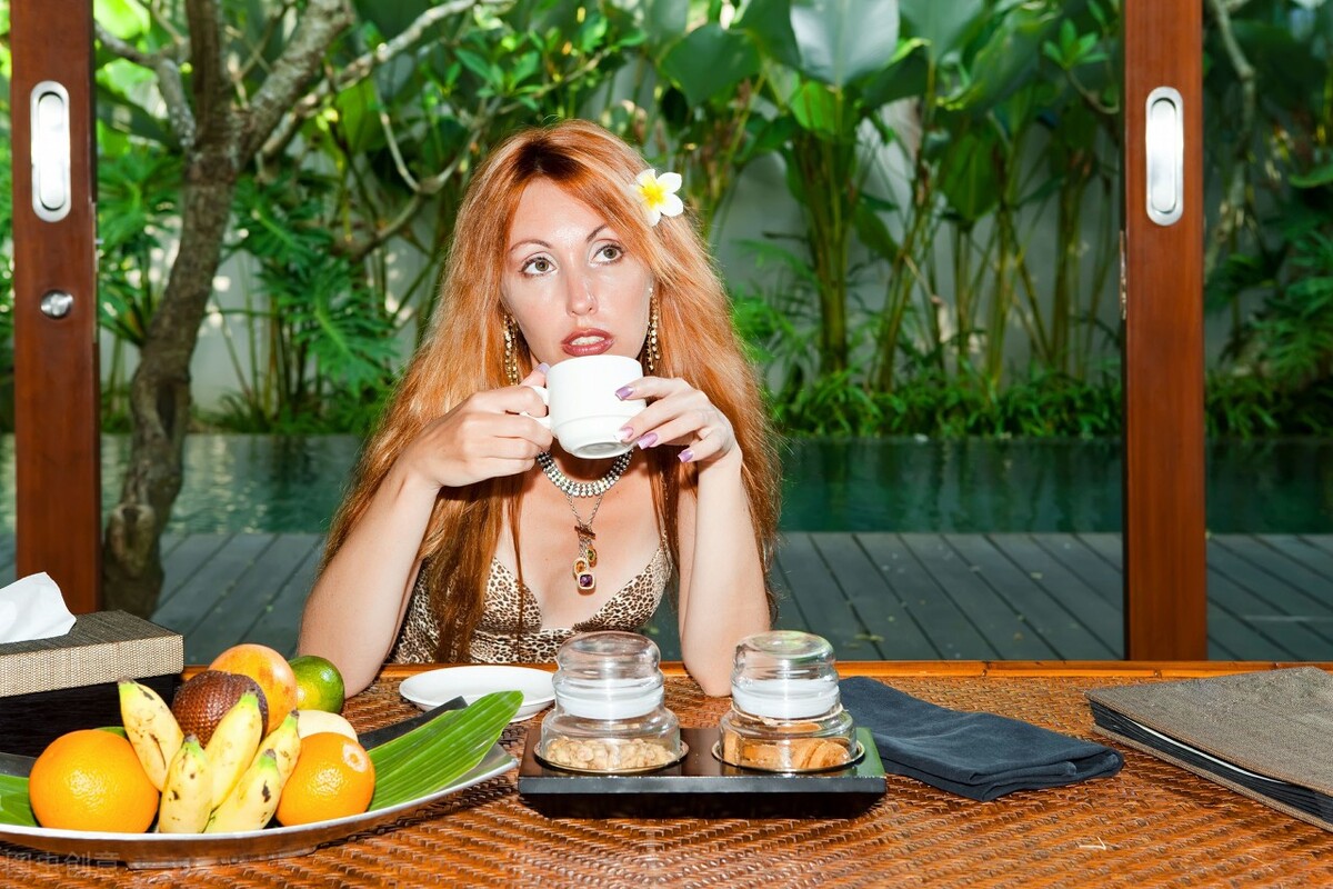 星巴克卖咖啡有多赚钱？每一次美帝文化流行的背后都是利益