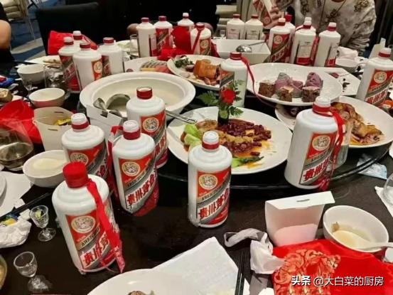 应酬酒局如何拒绝饮酒,如何在酒局上少喝酒