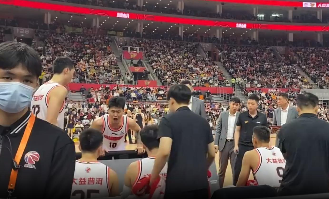 赵睿冲突杜锋让其淡定,赵睿骂张明池是哪一场