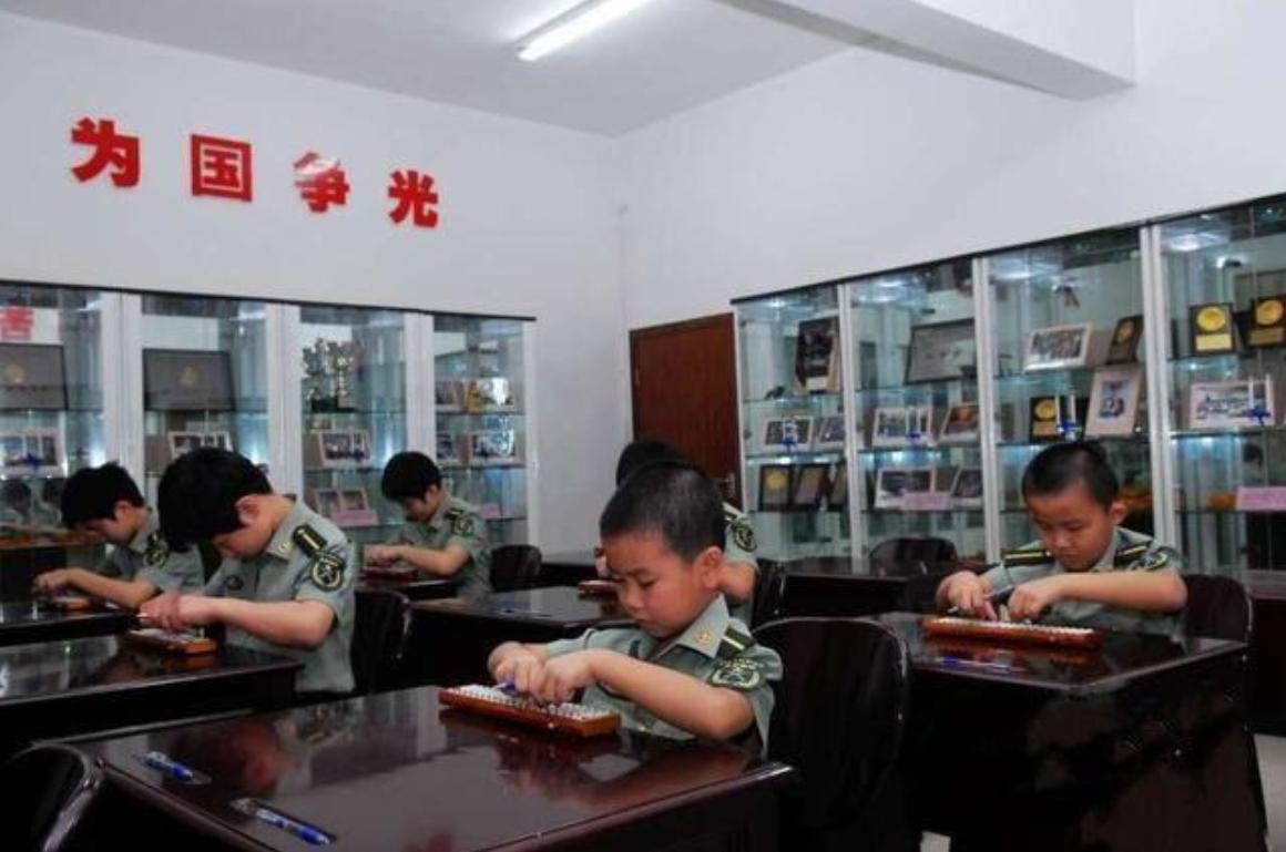 内蒙6岁天才女孩特招入伍,蒙古6岁女孩破格入伍