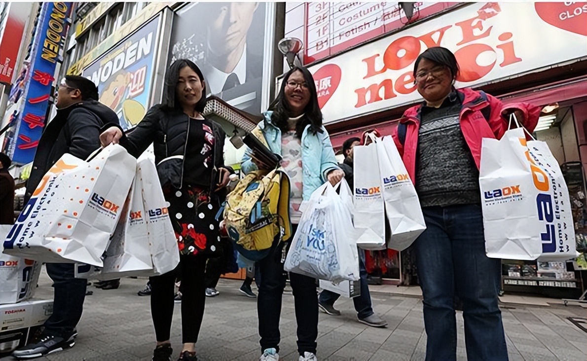 日本对中国低头了?3月就积极促进大陆游客光顾,岸田开始让步