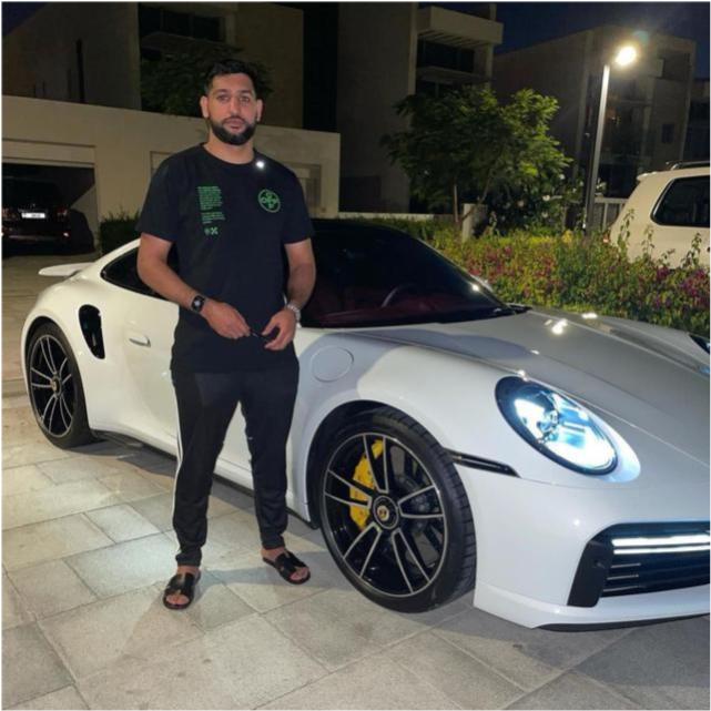 卡汗令人羡慕的奢侈生活，从迪拜度假屋到16万英镑保时捷911