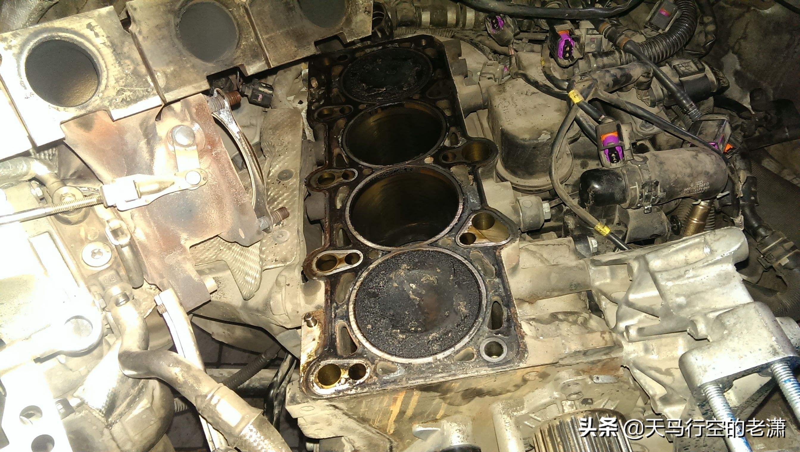 汽车溜车为了不撞到怎么操作,汽车溜车最快解决办法