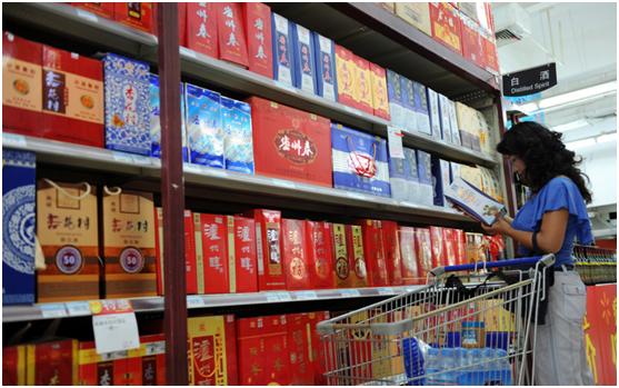 路边烟酒店靠什么赚钱,街边烟酒店为啥屹立不倒