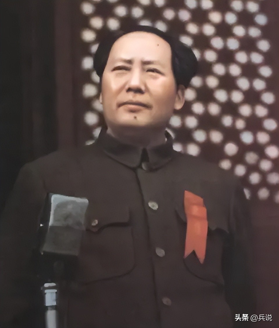 主席的地位是如何形成的？七次站在十字路口，次次正确抉择