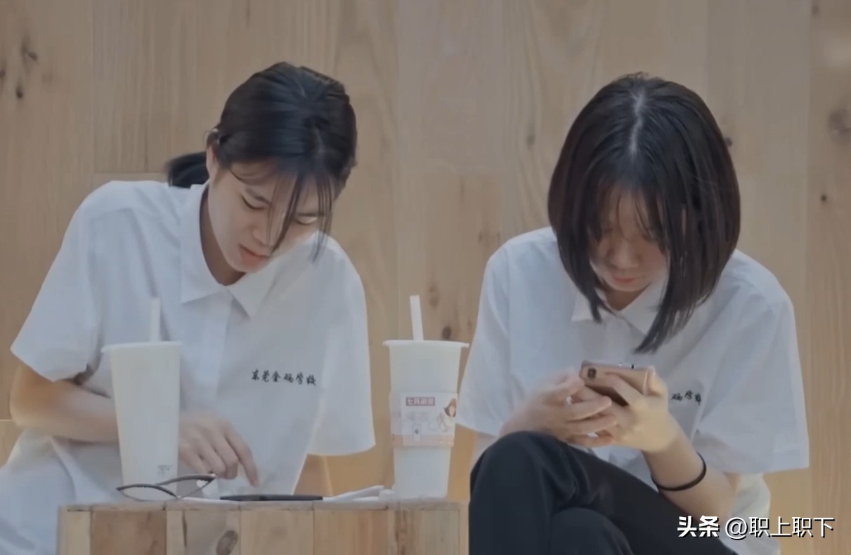 深圳22岁打工妹辞职考程序员后薪水比工厂还低，揭秘五种职业内幕