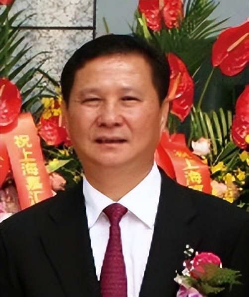 东莞隐形首富卖菜起家身家300亿,东莞首富发家史靠卖菜起家