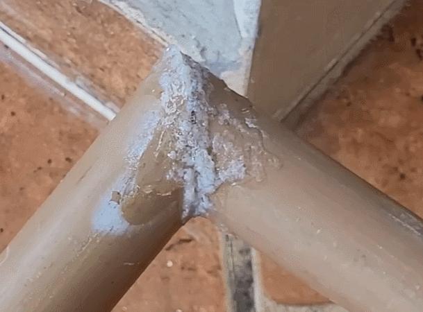 502胶水滴在手上不用怕,502胶水滴到泡沫上