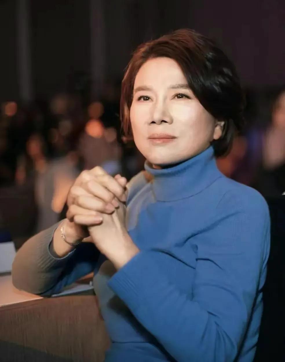 董明珠多少岁丧夫,董明珠30岁丧夫