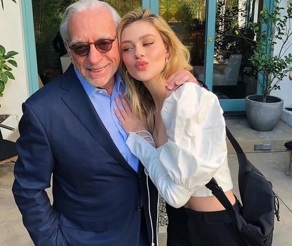 贝克汉姆儿子结婚新娘家族,贝克汉姆儿子娶的老婆