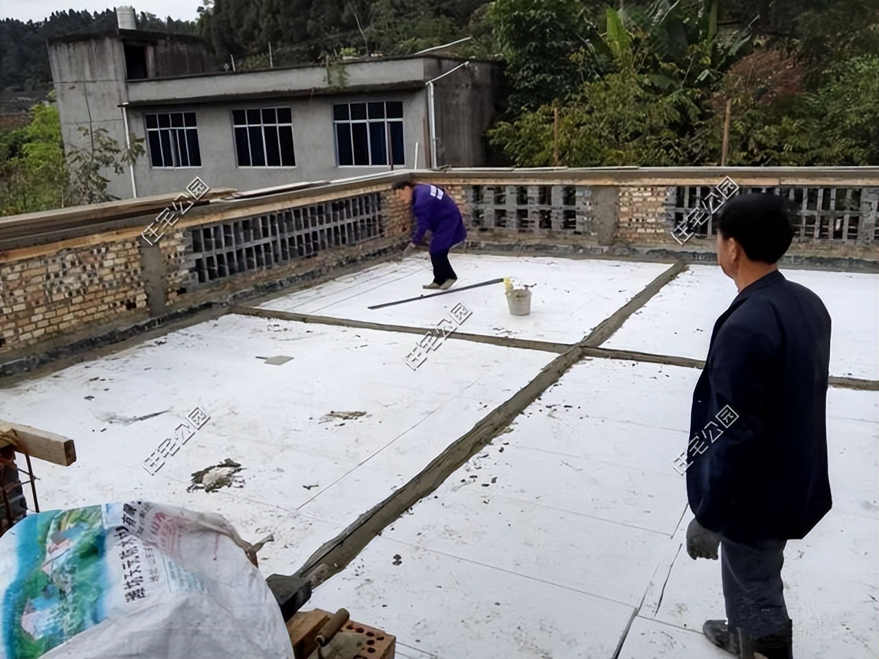 平层屋顶漏水怎么解决,预制板屋顶漏水怎么彻底解决