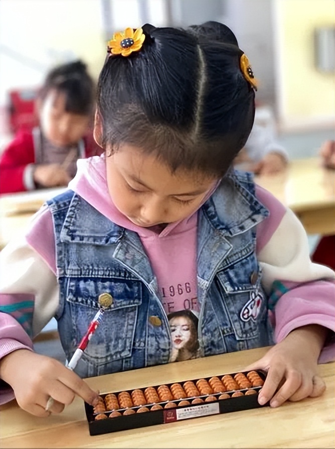 六岁女童被特招成军官,六岁女孩被破格招入部队