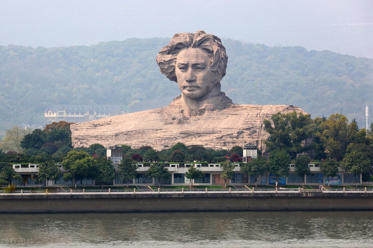 教学设计：高中语文——中国人民站起来了