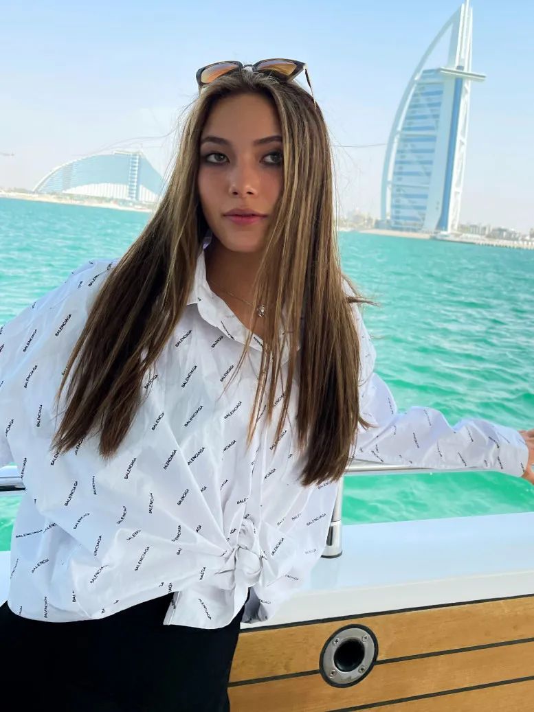 别再染挂耳染了，今年流行的“巴黎画染”太好看了