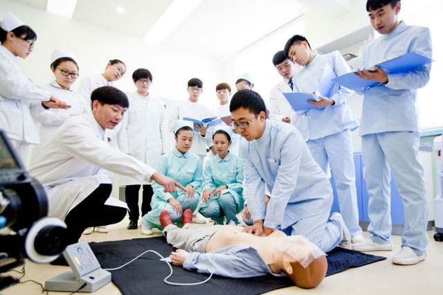 男生学护理到底好不好,男生学护理有什么优势