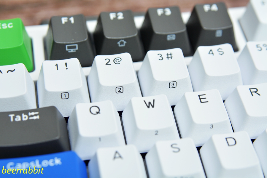 珂芝k75ttc烈焰紫,k75珂芝ttc快银轴是性能版吗