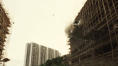 87岁开山鼻祖去世！那个拿命搏的港片时代，捧出的都是巨星