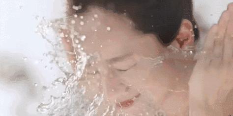 毛孔粗大痘印医美怎么解决,爆痘痘印多毛孔粗大烂脸怎么修复