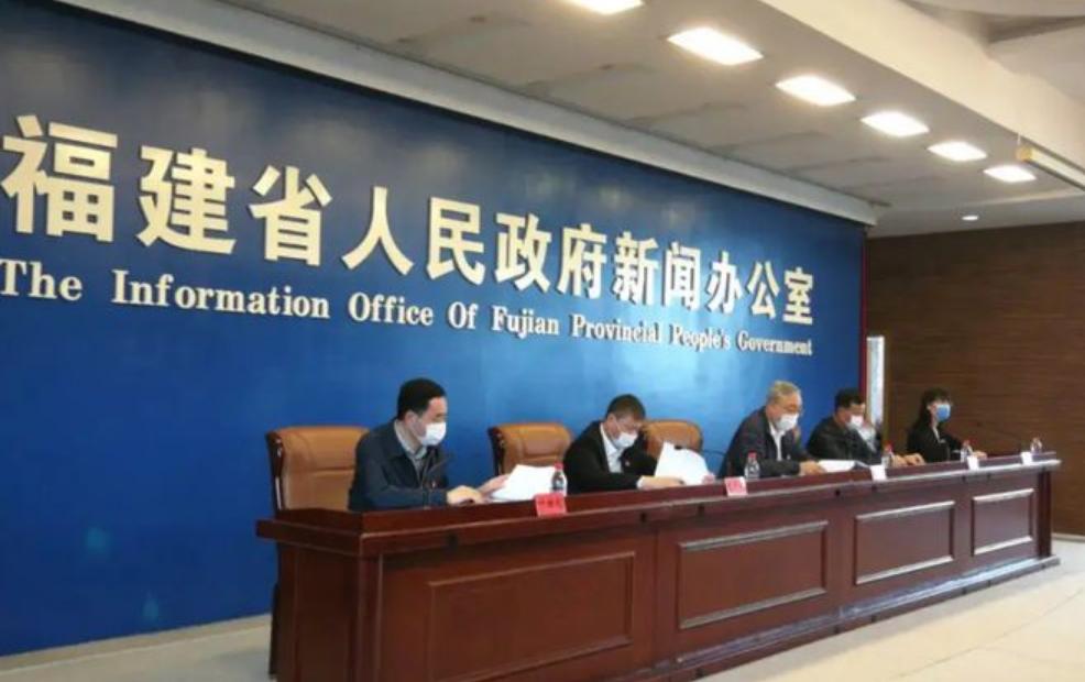 13年一女孩高考成绩从586变364，家长向教育局讨说法，结局大反转