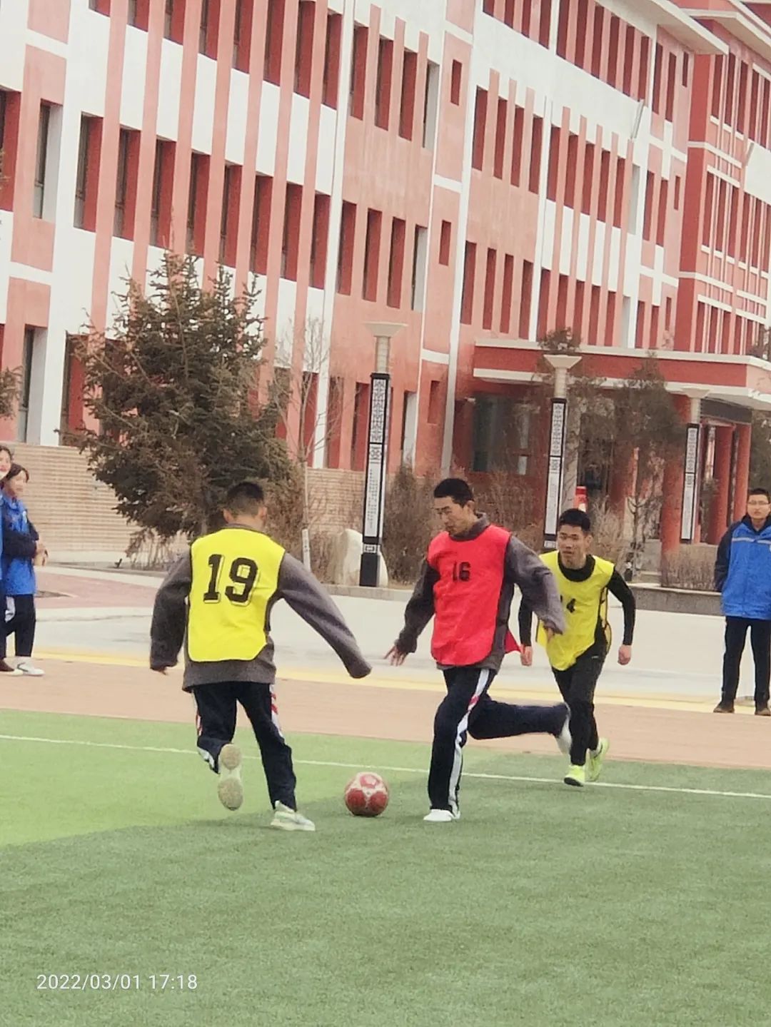 兰州市校园足球联赛高中,新区高级中学足球比赛