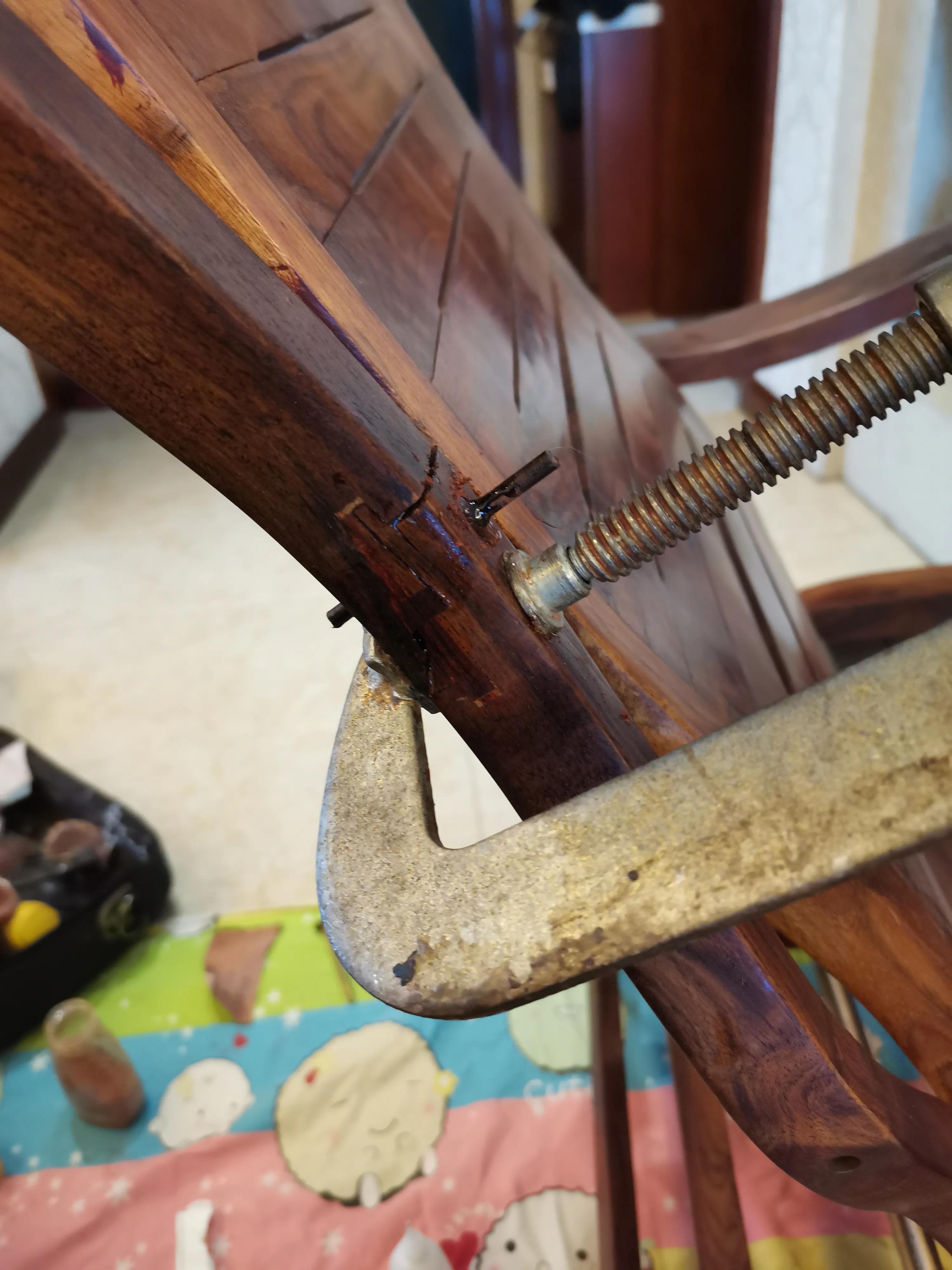 椅子损坏怎么修,椅子被拆了怎么修复