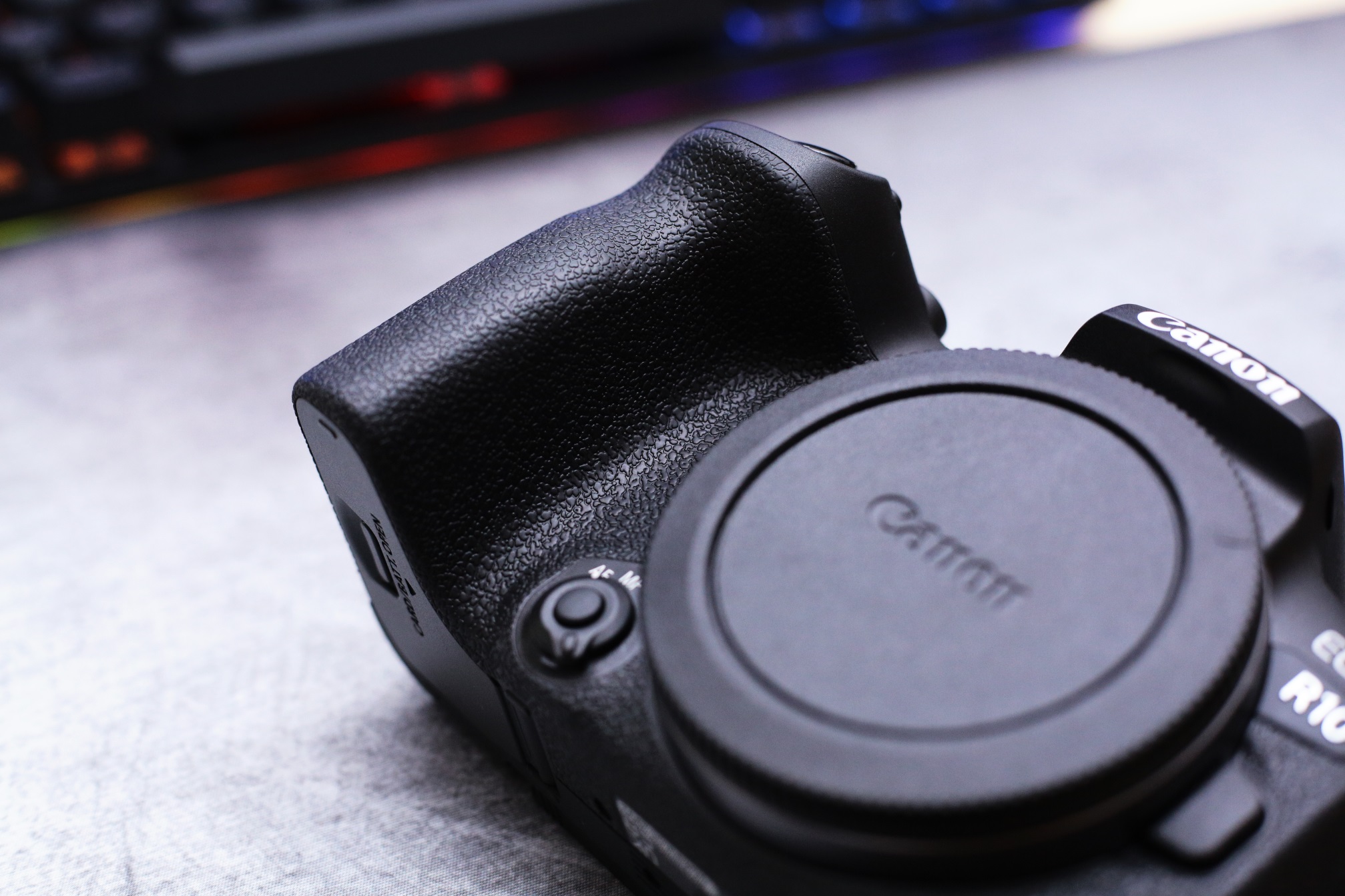 5d3跟r10拍照画质对比,单反佳能5d3值得入手吗