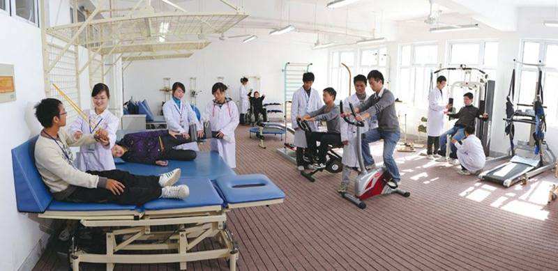 女孩学中药学和口腔医学哪个首选,口腔医学和中药制药哪个专业好