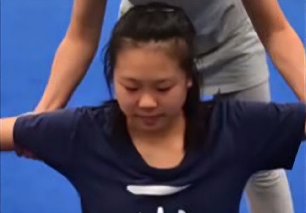 两年前，那个兴奋冲出考场“劈叉”的湖南考生，后来考了多少分？