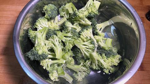 西兰花凉菜100款图片,无需过油的凉拌西兰花