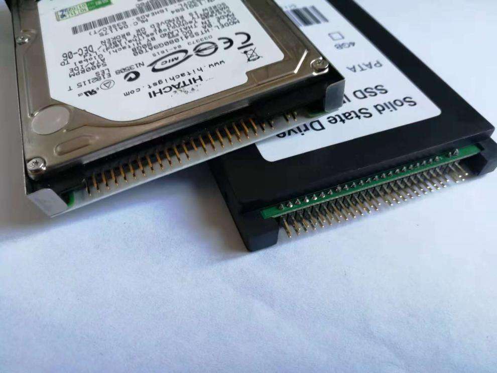 电脑中的硬盘长什么样子,电脑硬盘长什么样子