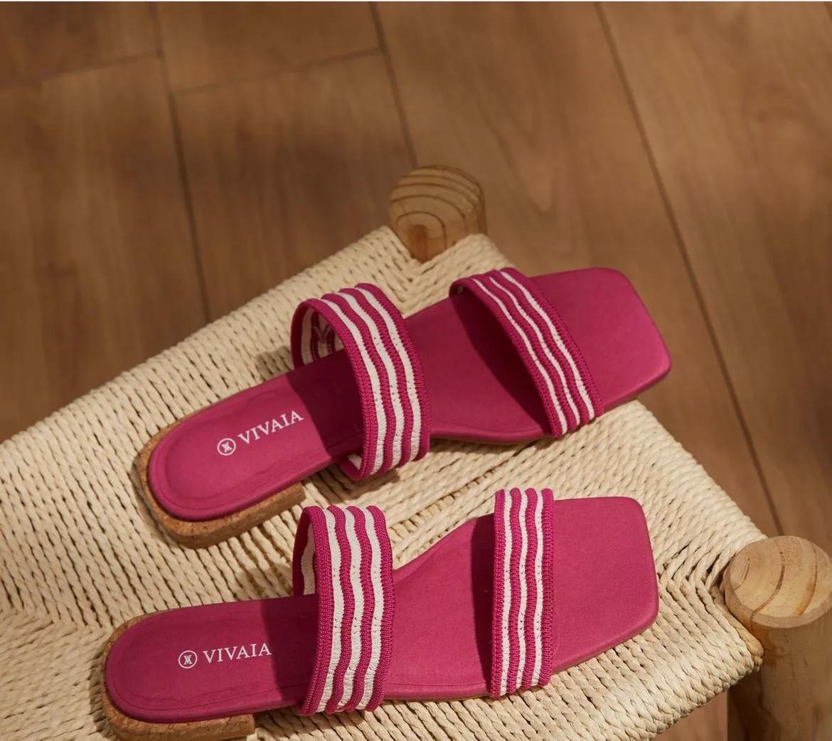 脚宽胖适合穿什么鞋凉鞋,脚胖脚宽穿什么样的凉鞋显脚瘦